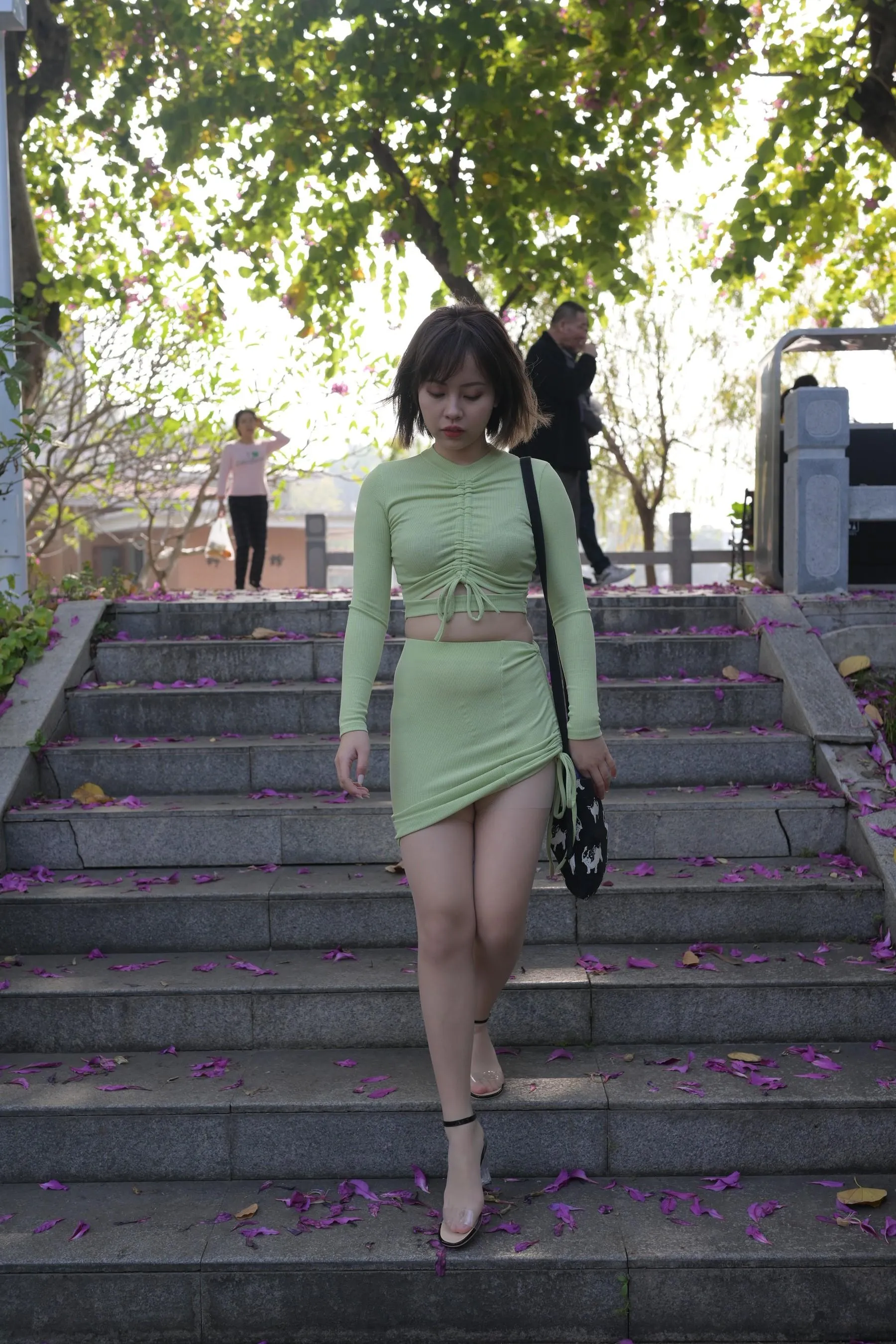 [魔镜街拍] NO.083 SM_0007程生街拍 微胖的美女肉丝袜美脚特写太性感 [413P]插图9